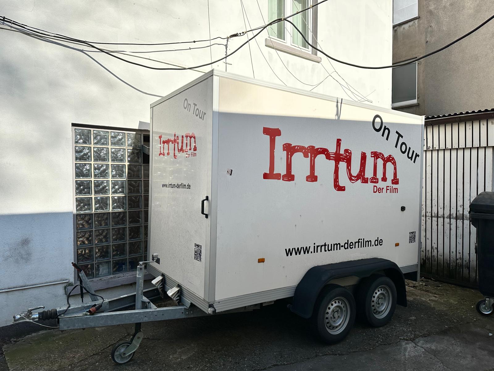 Irrtum – On Tour Anhänger