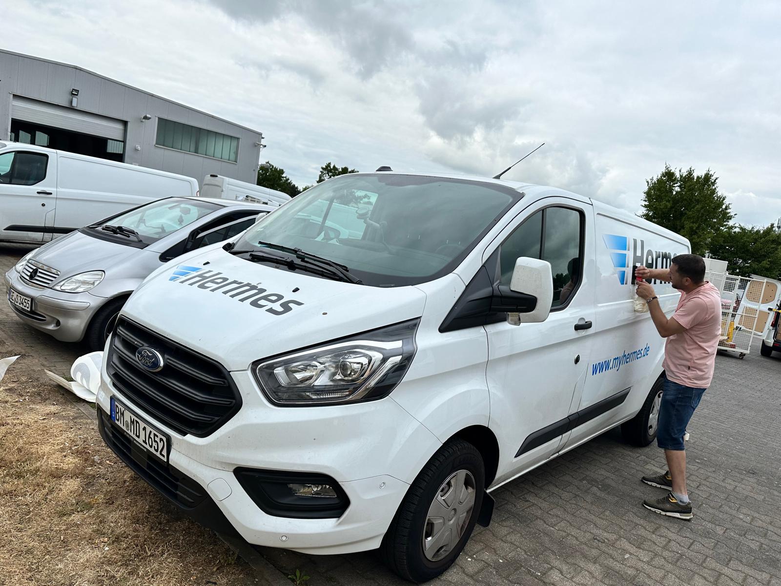 Hermes Ford Transit Montage